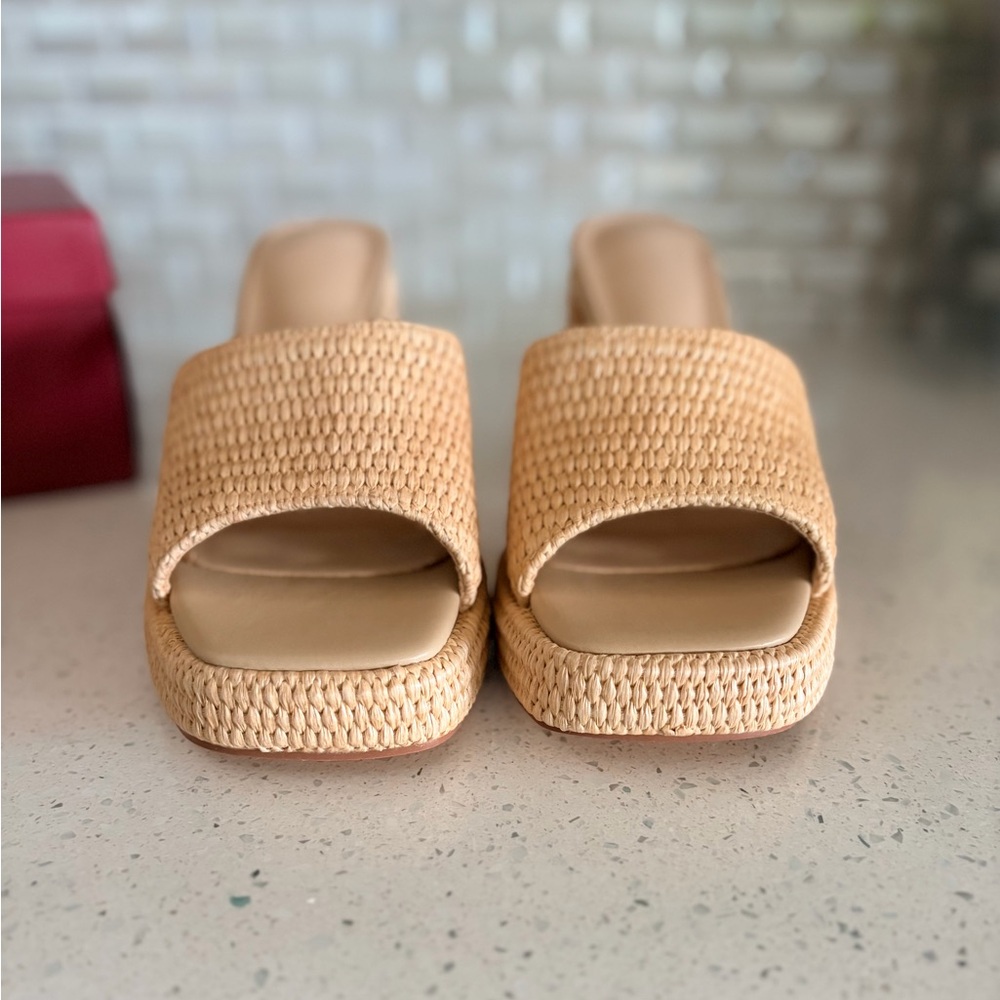 NWT Elegant Tan Woven Raffia Platform Wedge Espadrilles Sandals Heels - Picture 10 of 11